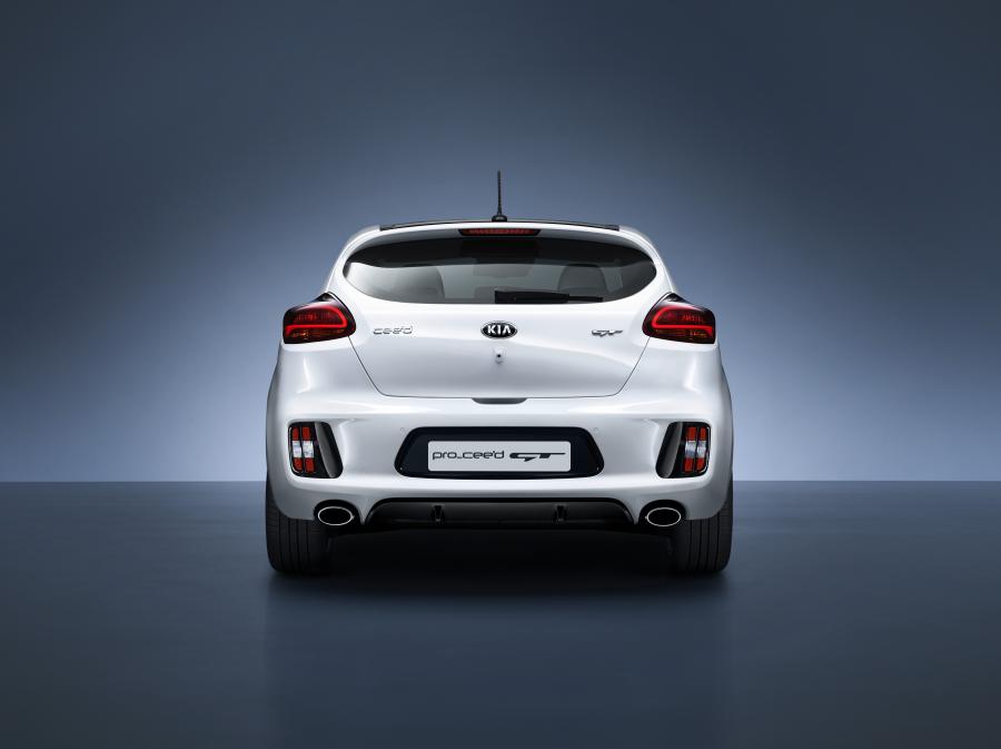  Kia pro_cee&rsquo;d GT 2013 года  (фото 2 из 15)